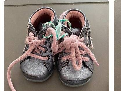 Scarpe per ragazzi: Chaussures bébé taille 16 – Usato da Grolley venduto da lai_7y9b