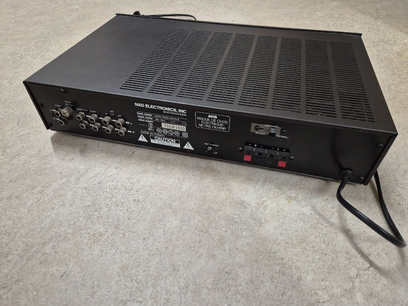 Nad Amplificatori: NAD 3220PE Stereo Amplifier-  Verstärker – Usato da Plaffeien venduto da rfsc 2
