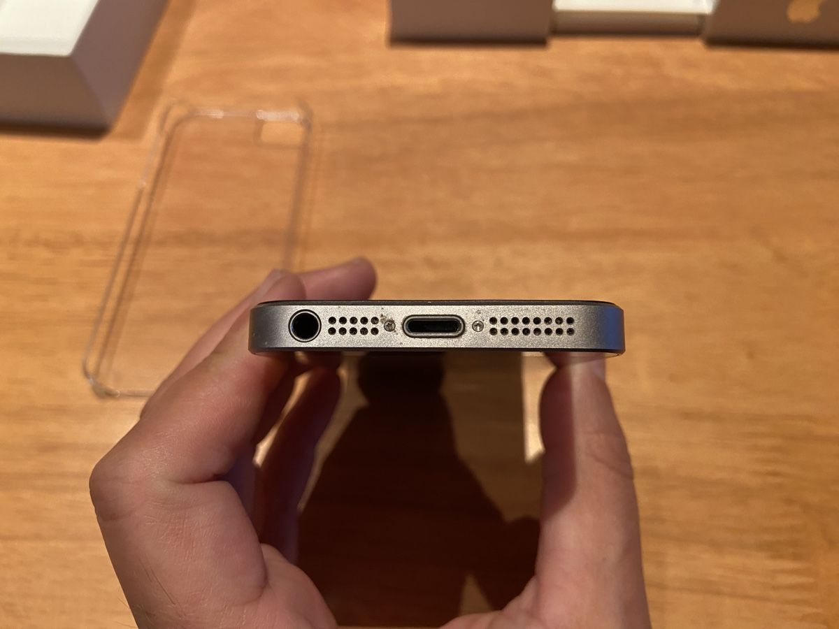 Apple Telefoni cellulari / Smartphones: Iphone SE, Space Gray, 64GB 1. Generation – Usato da Aeschiried venduto da mar654cel 4