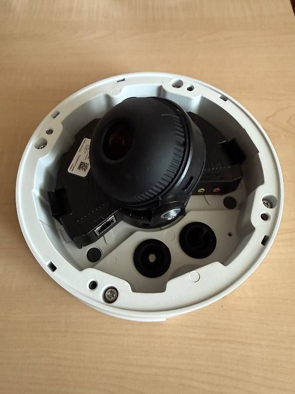 Axis Sistemi d'allarme: AXIS Q3505-VE 9MM Netzwerk Kamera – Usato da Reutlingen (Winterthur) venduto da donmasi 1