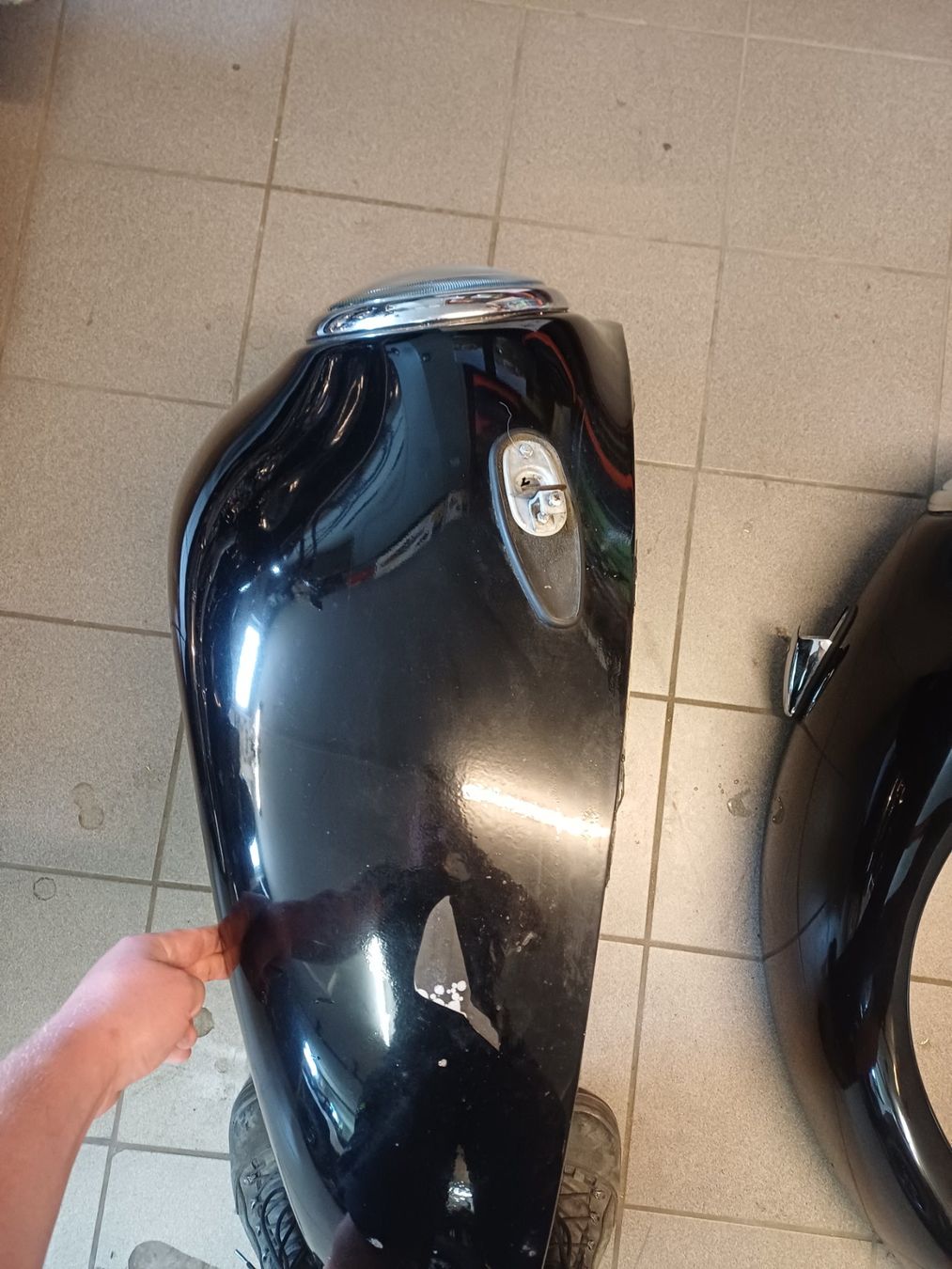 VW Tutti pezzi di ricambio auto: Vw Käfer De Luxe 11 Kotflügelpaar – Difettoso da Sempach Station venduto da Sachs77 2