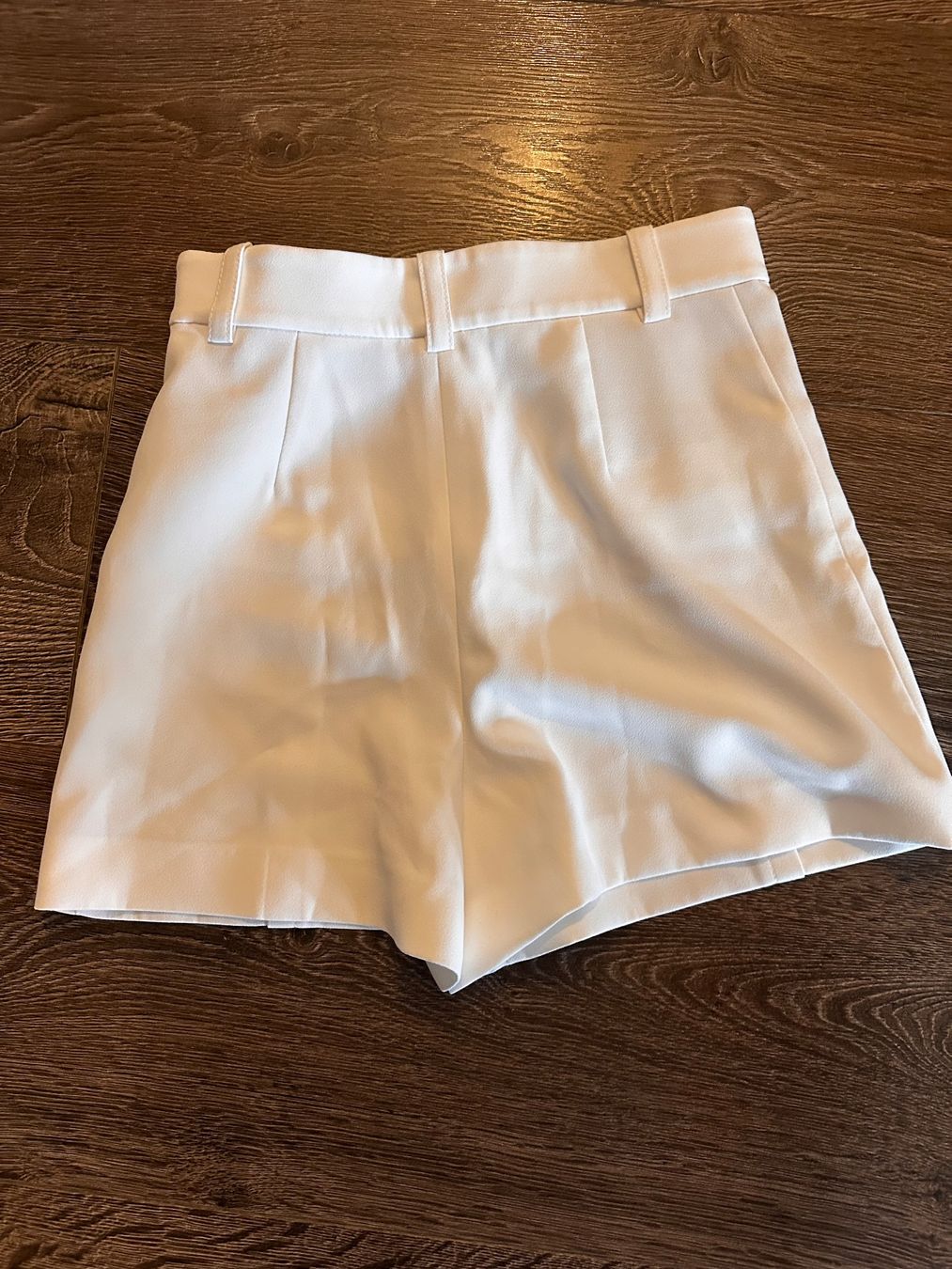 Zara Pantaloni: zara shorts weiss XS – Usato da Dübendorf venduto da bol_h67v 3