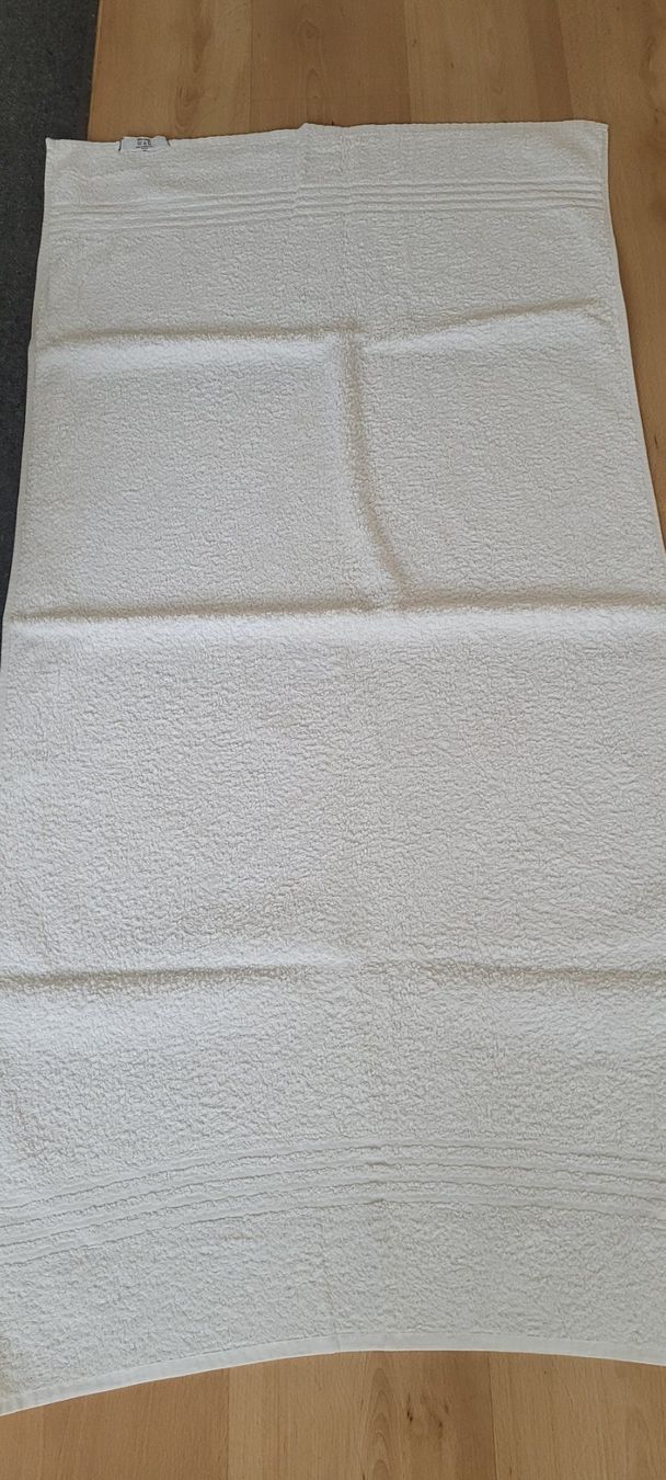Teli da bagno: Set mit 8 Badetüchern – Usato da Schöfflisdorf venduto da CrRG21 2