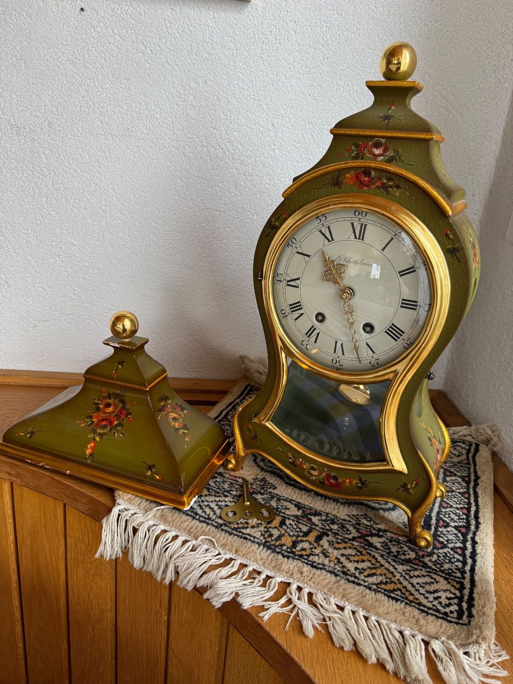 Stand- & Wanduhren: Pendule „ Le Chatelaine „ Halbstundenschlag / 2015 revidiert – Gebraucht aus siebnen von minte 5