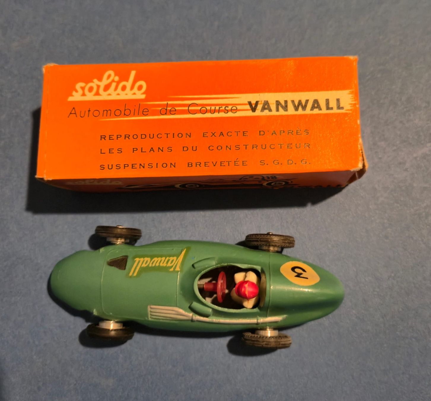 Solido Vanwall F1 1/43 fabriquée en France avec boîte (Gebraucht) in ...