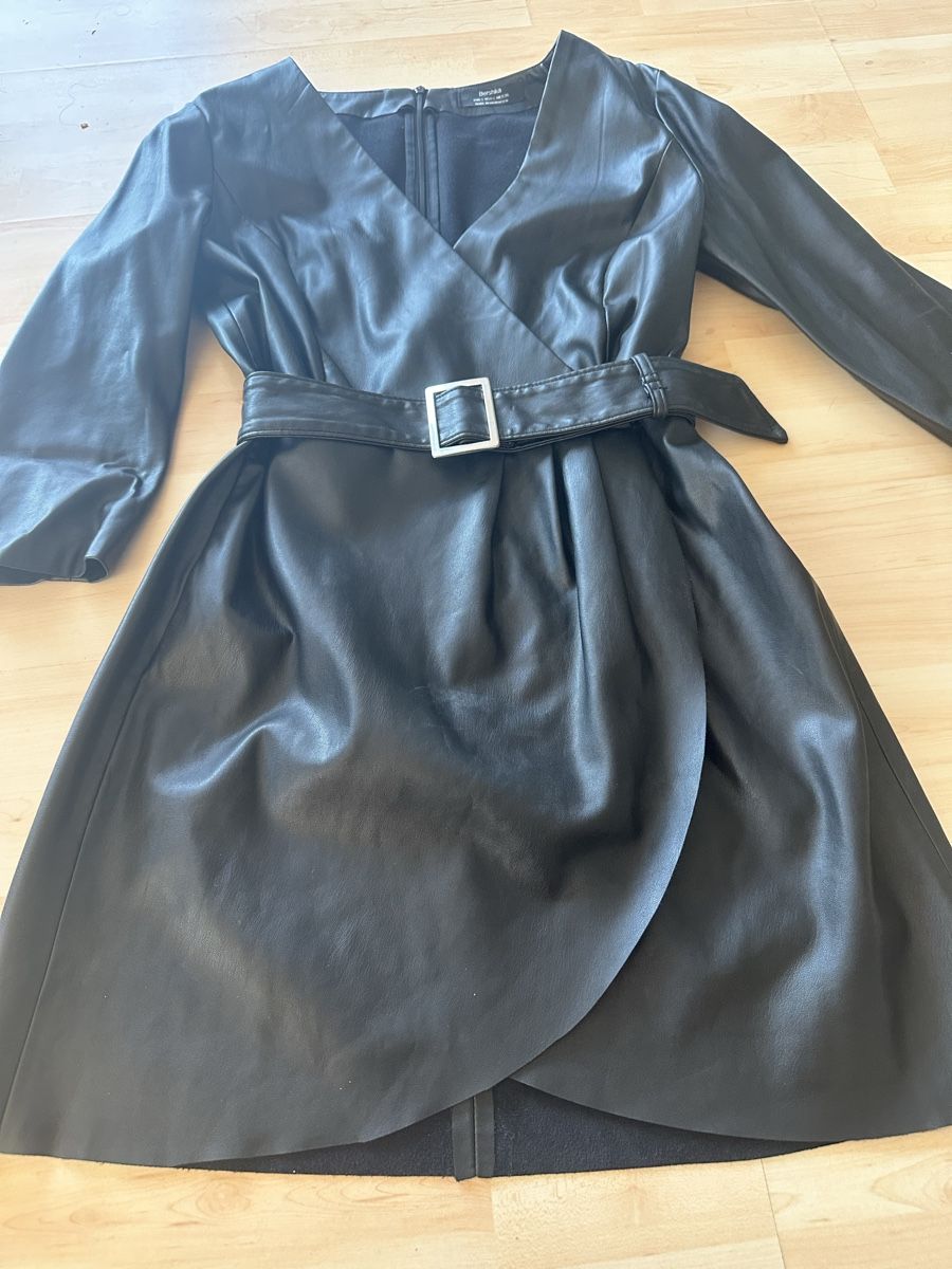 Bershka Robes: ELEGANTES KLEID gr S – Neuf (Voir description) à Schaffhausen par rot_yyy7 2