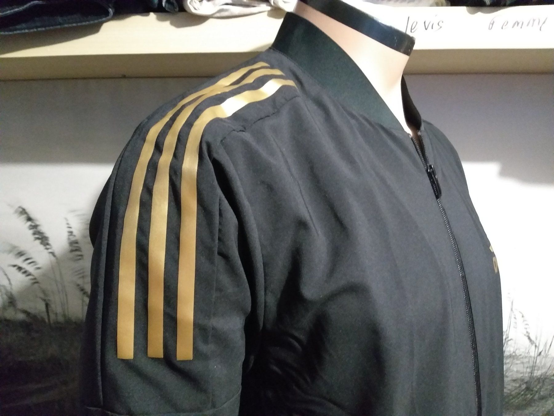 Adidas Giacche: Veste / Jacke ADIDAS  Taille / Grosse M – Usato da Cossonay-ville venduto da Super-Price-Quality 6
