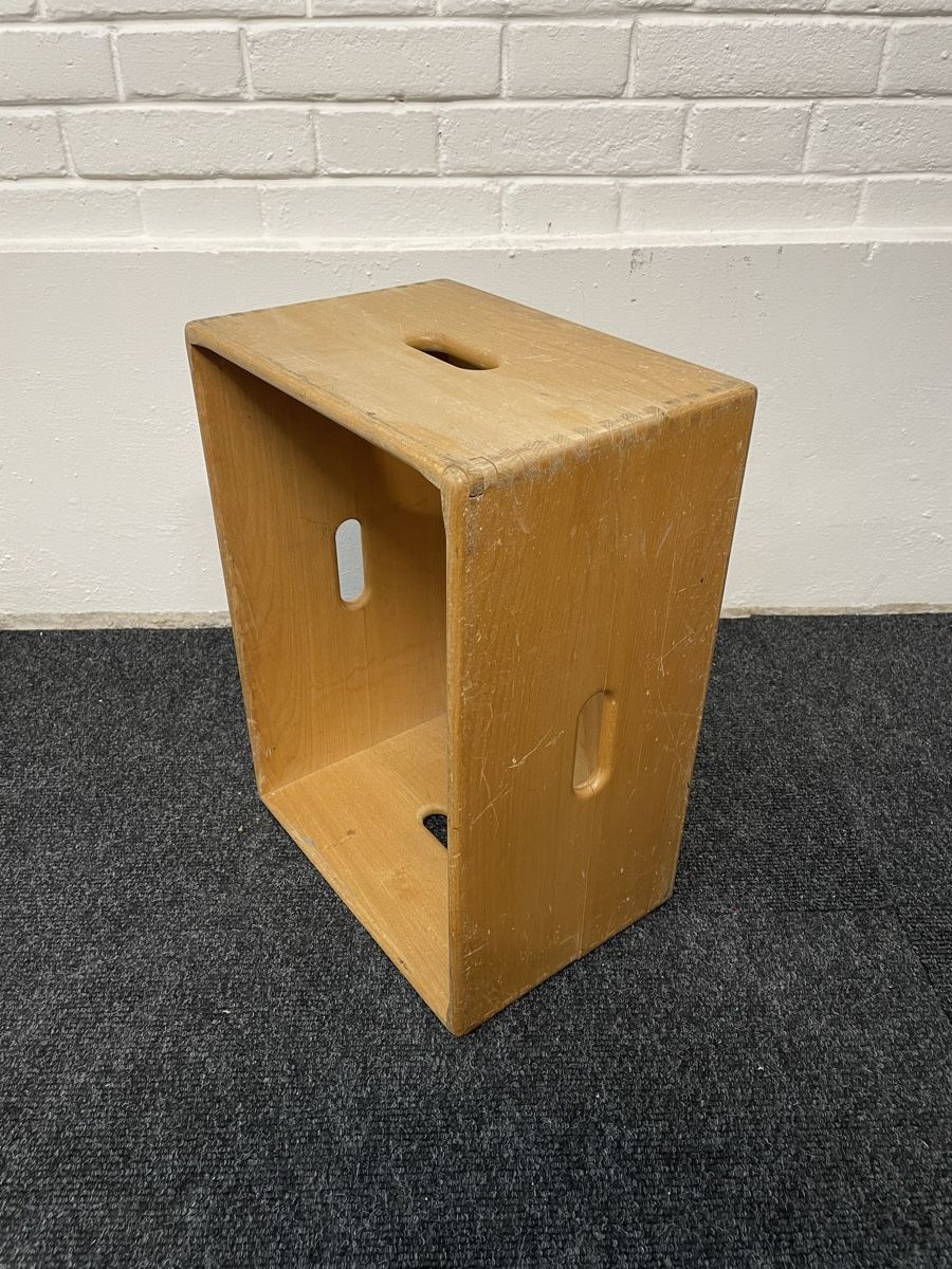 Tavoli: Hocker oder Beistelltisch im Stil von Le Corbusier vintage – Usato da Hinwil venduto da DaniBachman 3