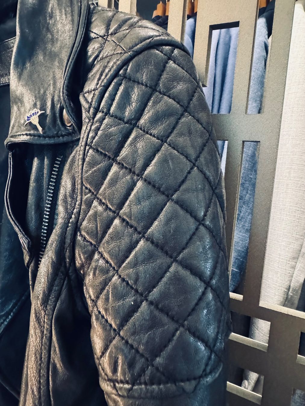 Giacche: Lederjacke schwarz Vintage – Usato da Kilchberg ZH venduto da dongxi 3