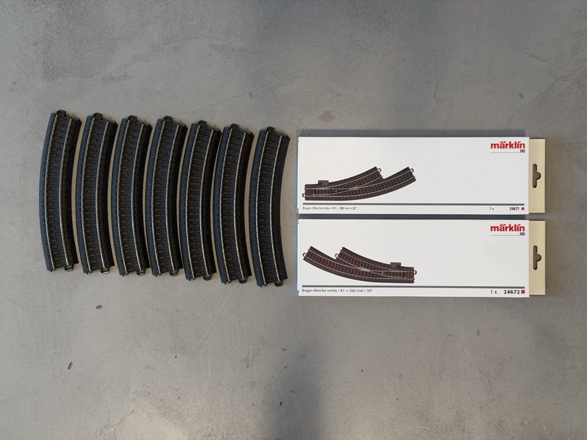 Märklin Modellini di ferrovie: Märklin 24671/24672 & R1 – Usato da Genève venduto da _Xela_