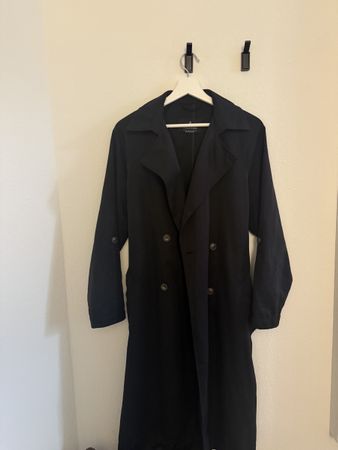 Trenchcoat Stradivarius schwarz Grösse M guter Zustand