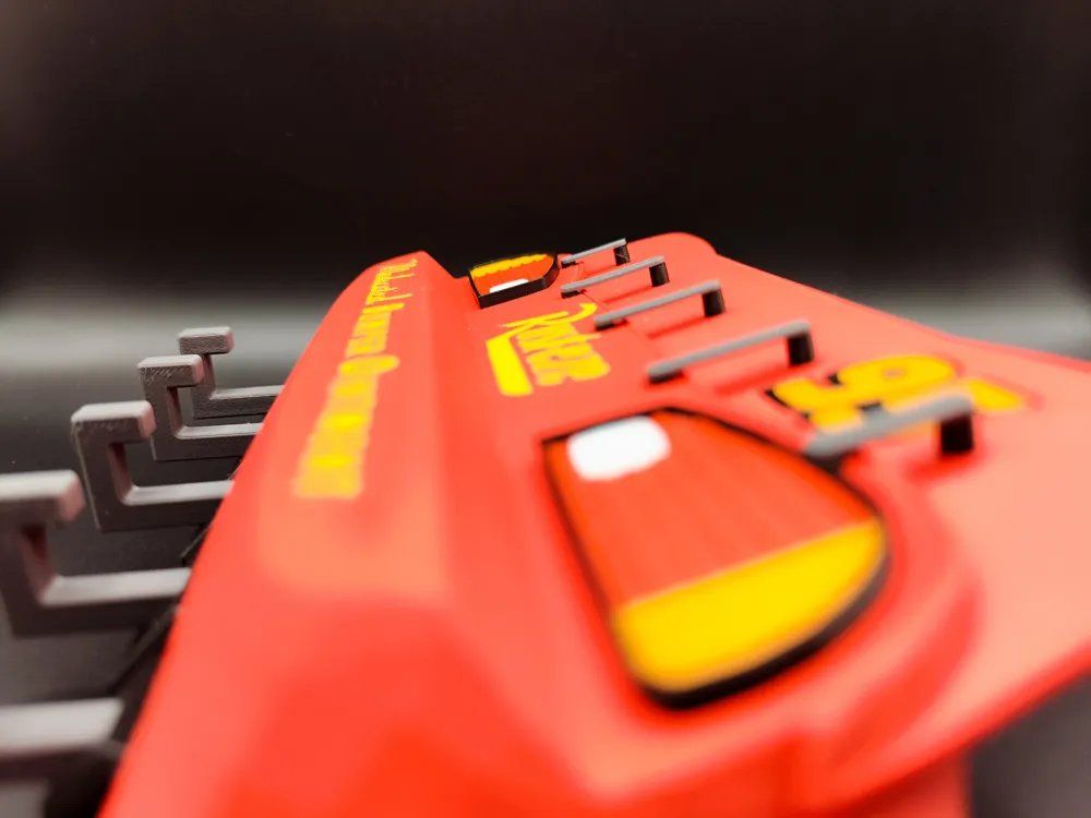 Eisenwaren: Lightning McQueen Schlüsselhalter – Neu (gemäss Beschreibung) aus Niederweningen von Wellington3D 3