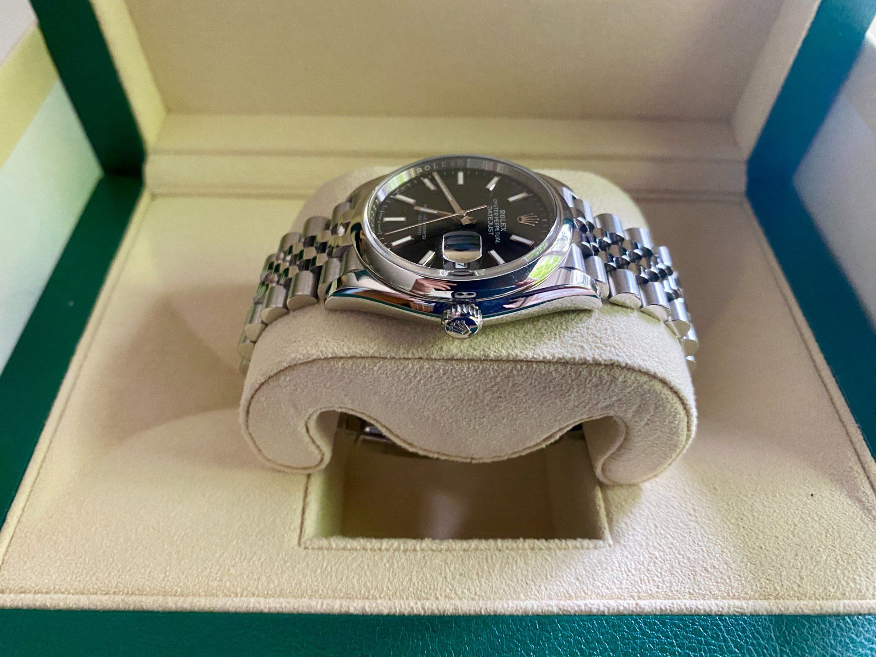 Rolex Orologi: Rolex Datejust 126200 black, jubilee strap – Usato da Genthod venduto da Fejmeo 6