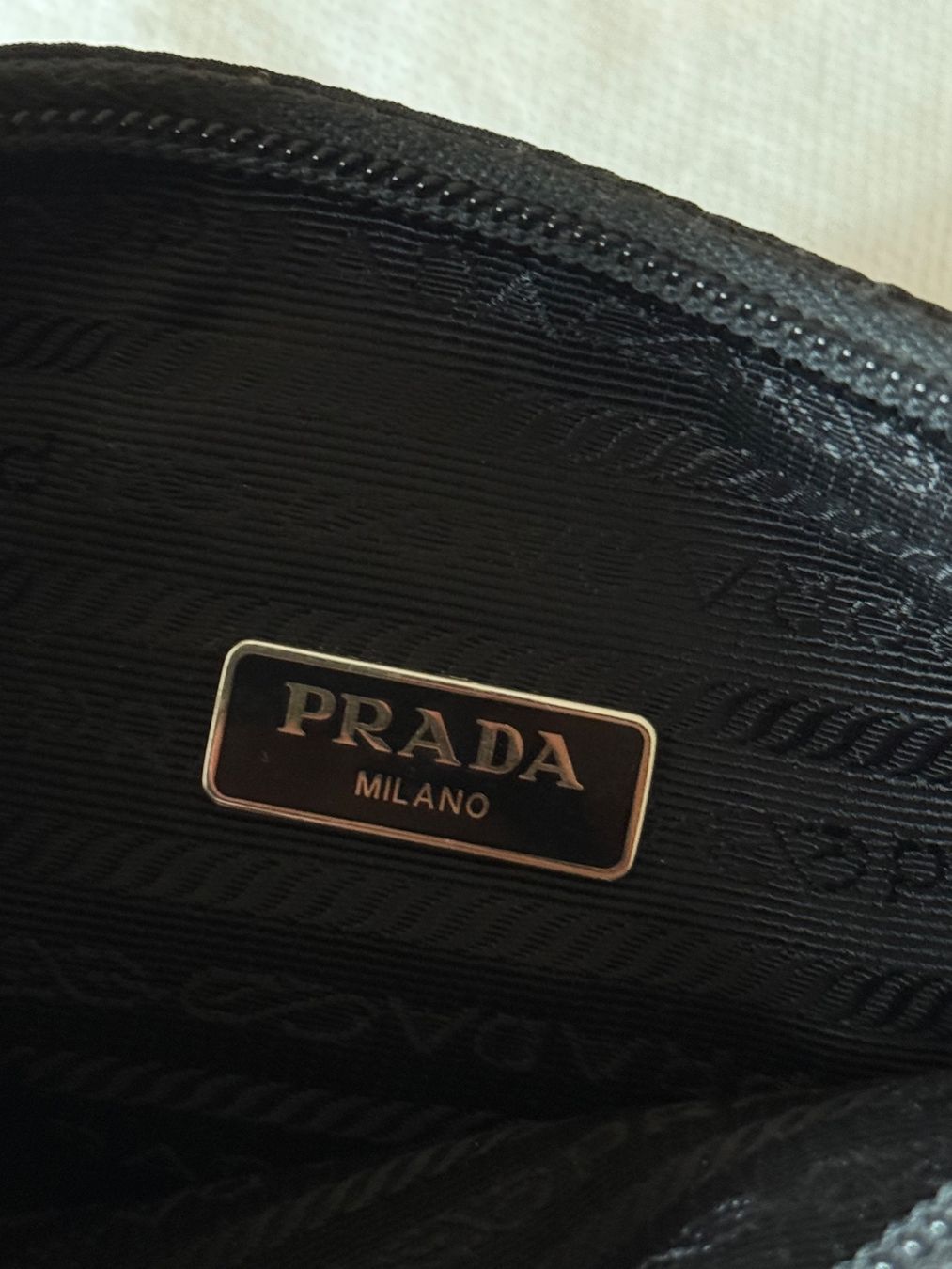 Prada Borse da donna: Prada Black Nylon Bag – Usato da Zürich venduto da Larazade 3