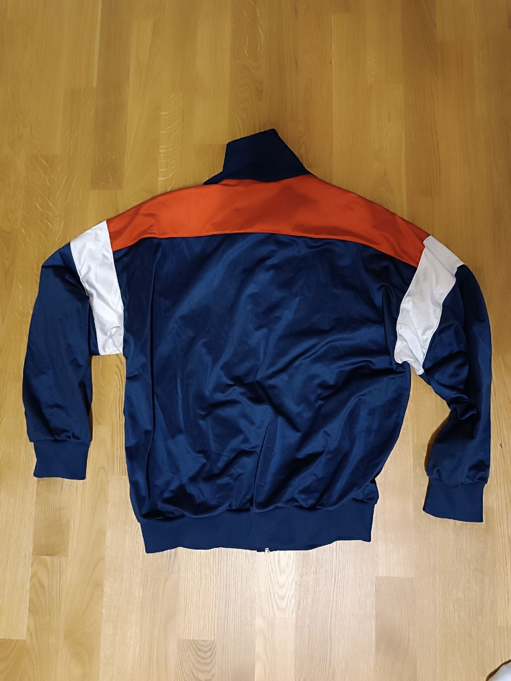 Puma Giacche: Puma Trainingsjacke Blau Orange Weiss Grösse L – Usato da Basel venduto da tracka 3