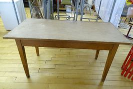 Alter Holztisch / Bauerntisch – Massivholz