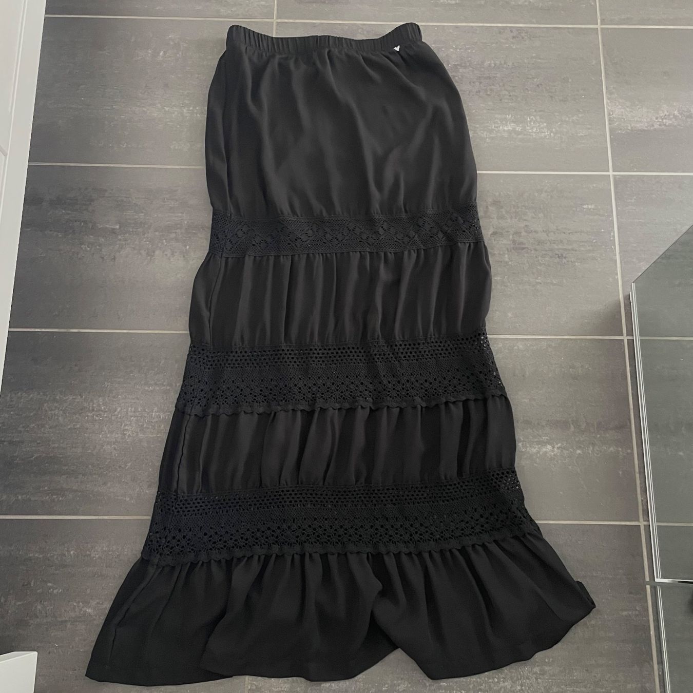 Guess Gonne: MAXI LONG GUESS SKIRT BLACK – Nuovo (secondo la descrizione) da Agno venduto da Ali99 2
