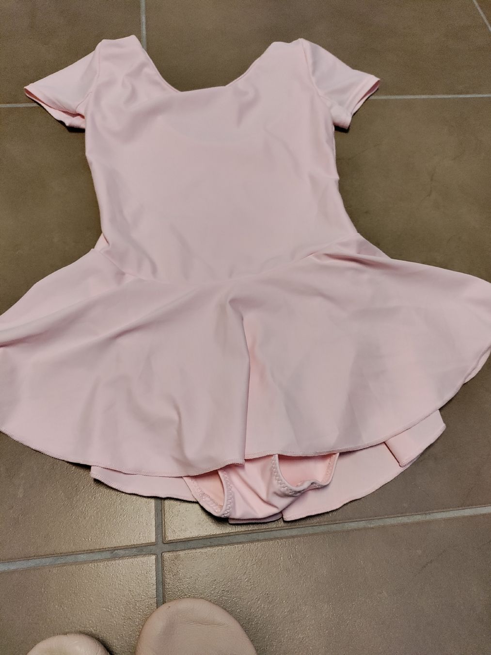 Decathlon Lotti & Set di vestiti: Ballettkleid und -Schuhe – Usato da Port venduto da 243rina 1