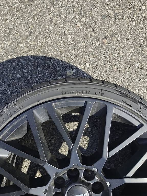 Pneus & Kompletträder: 

AUTOTUK: https://autotuk.lt/ratlankiu-ismatavimai/ – Gebraucht aus St. Margrethen SG von Rhein04