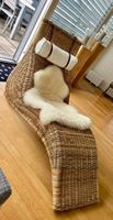 Liegestuhl Rattan mit Nackenkissen und Fell guter Zustand