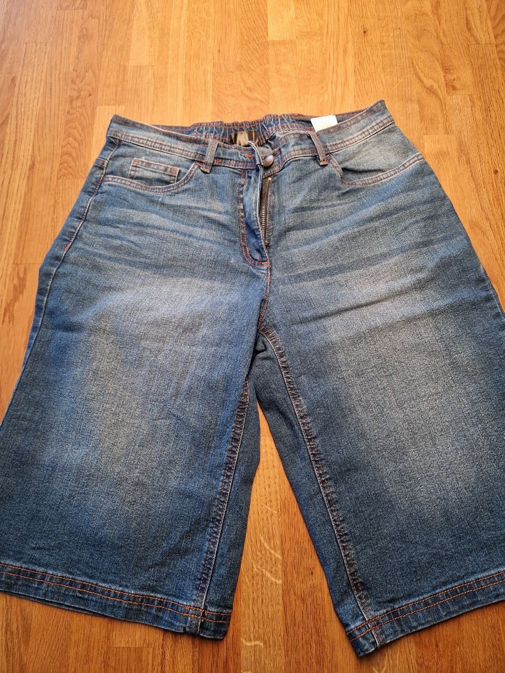 Jeans: Jeanshose kurz Gr.42 – Neu (gemäss Beschreibung) aus Kulmerau von Doene7