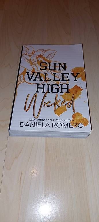 Libri: Sun valley high wicked – Usato da Wohlenschwil venduto da Fabii82