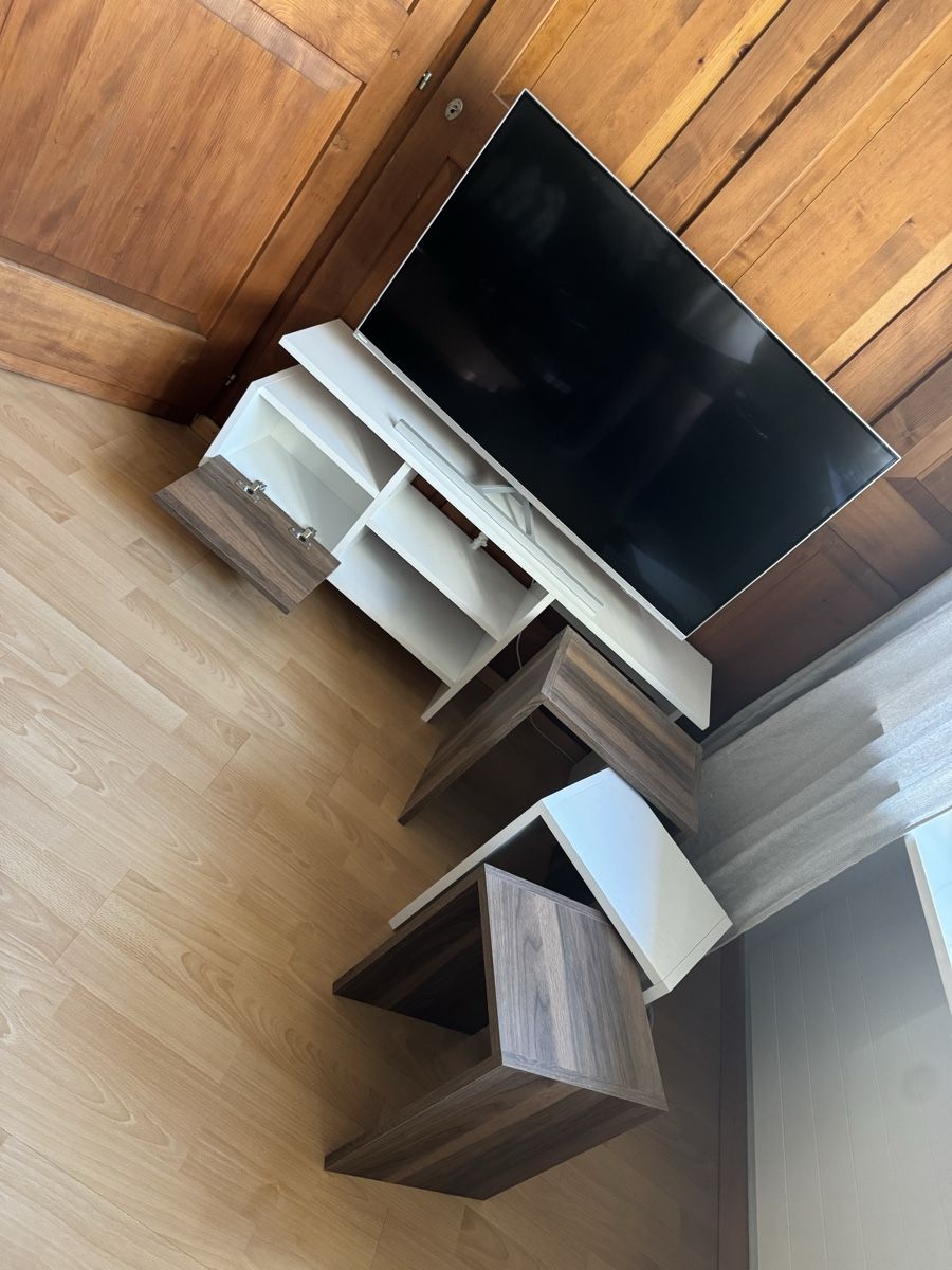 Mobili TV: TV-Möbel mit Sitzhocker, weiss/braun – Usato da Zürich venduto da sara.h.22 1