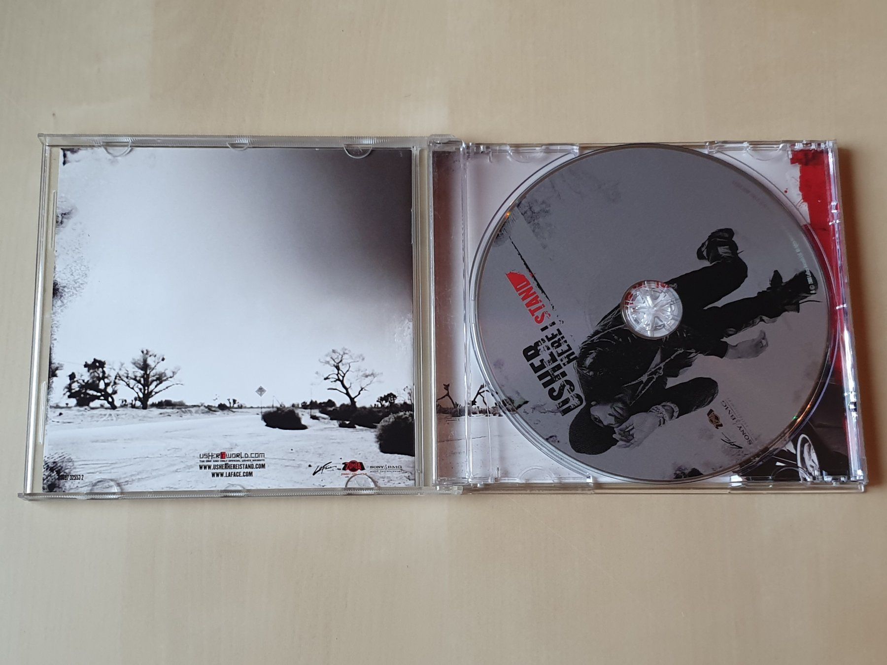 CD: Usher here i stand – Usato da Stansstad venduto da collectorsshop 2