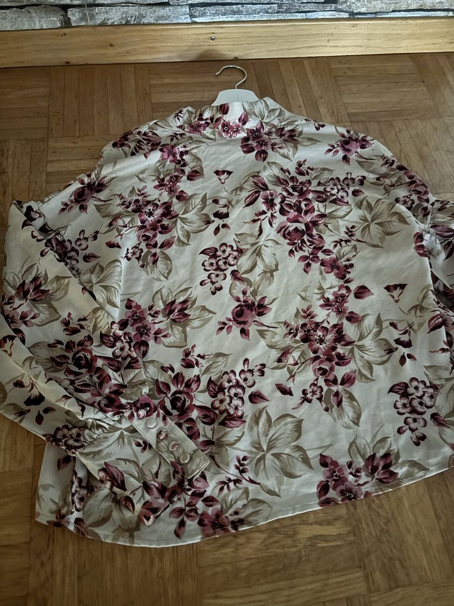 Camicette: Bluse Blumen beige Gr. M – Usato da Wettingen venduto da Hasta80
