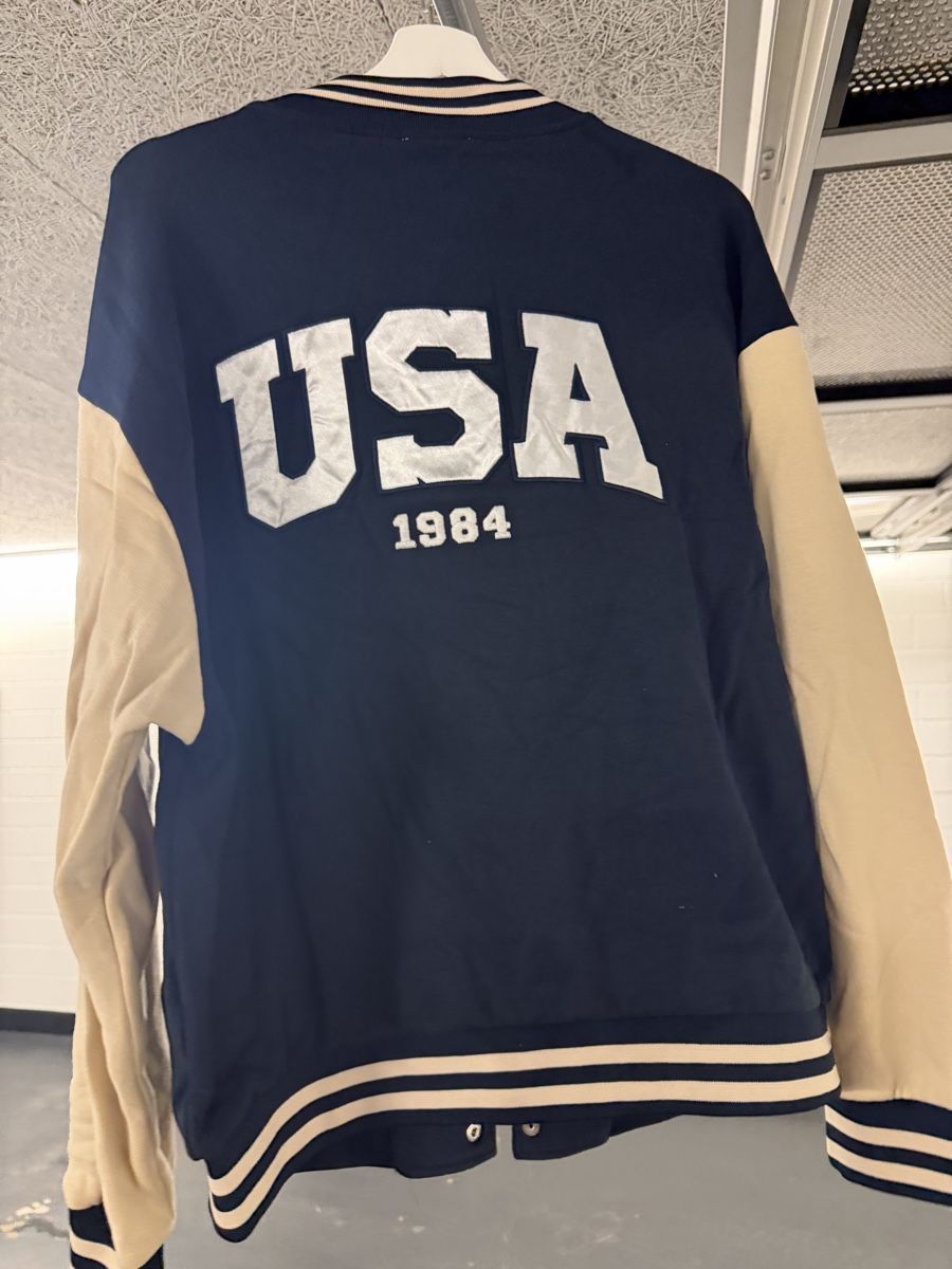 Giacche: College Jacke Subdued – Usato da Freienbach venduto da dan_9rjy 3