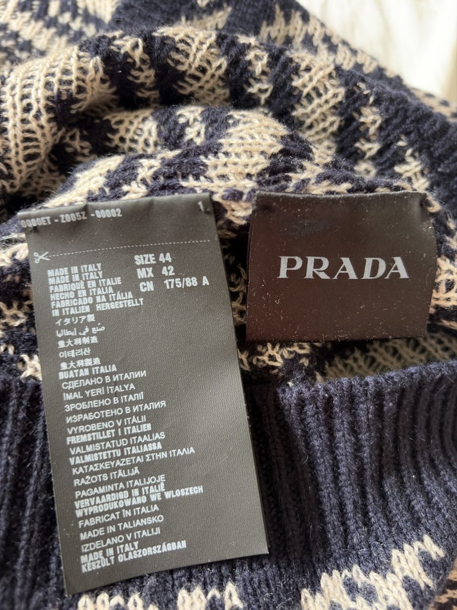 Maglioni & Felpe: Prada SS15 cashmere v-neck 44 – Usato da Zürich venduto da ojr_x59l 2