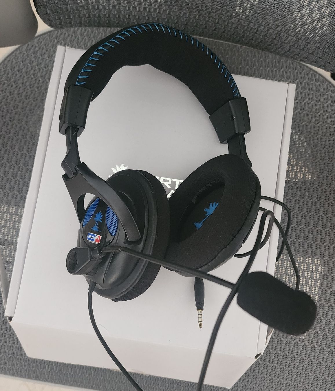 Sony Console: PS4 inkl. Nacon Revolution Pro Controller, Headset & Zubehör – Usato da Laufen venduto da nrd_tr 1