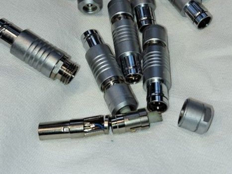 Fiches d'alim.: Fischer Stecker, 5 polig – D'occasion à Sargans par Bomp 2