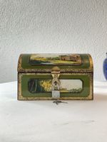 Ancien petit coffre en métal 