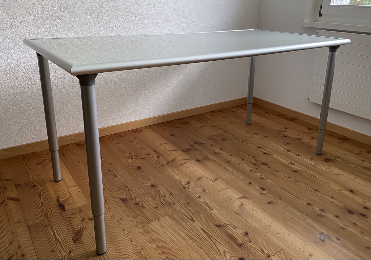 Tavoli: Tisch Ikea Vika Lauri mit Glasplatte – Usato da Rabius venduto da nel_5rvc