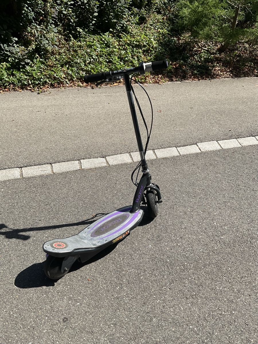 Scooter: Razor E - Scooter | Power Core e100 – Usato da Mettmenstetten venduto da lar_8ysy 7