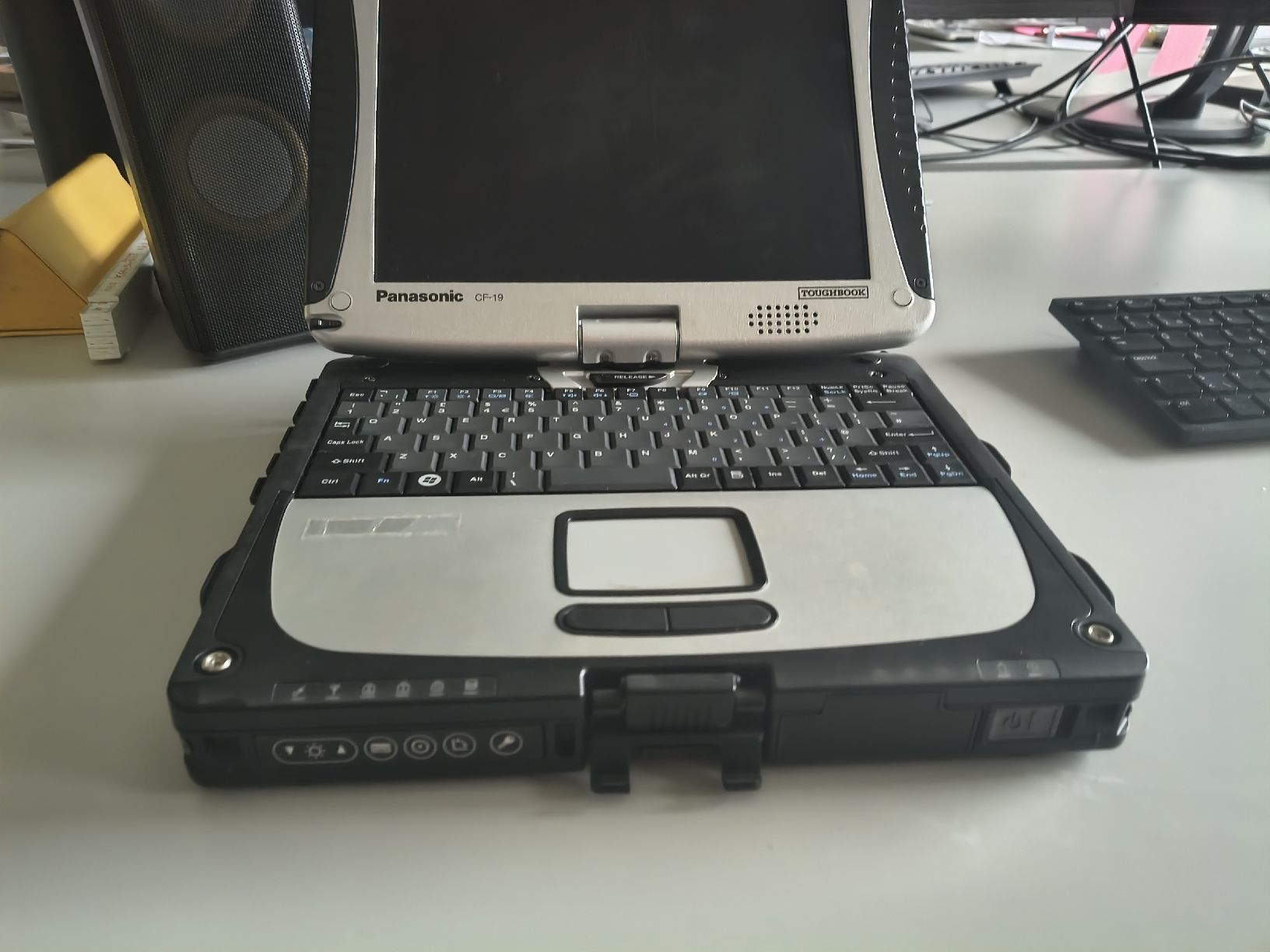 Panasonic Notebook: Panasonic Toughbook CF-19 rugged laptop untested condition – Difettoso da Zürich venduto da TrainLine 4