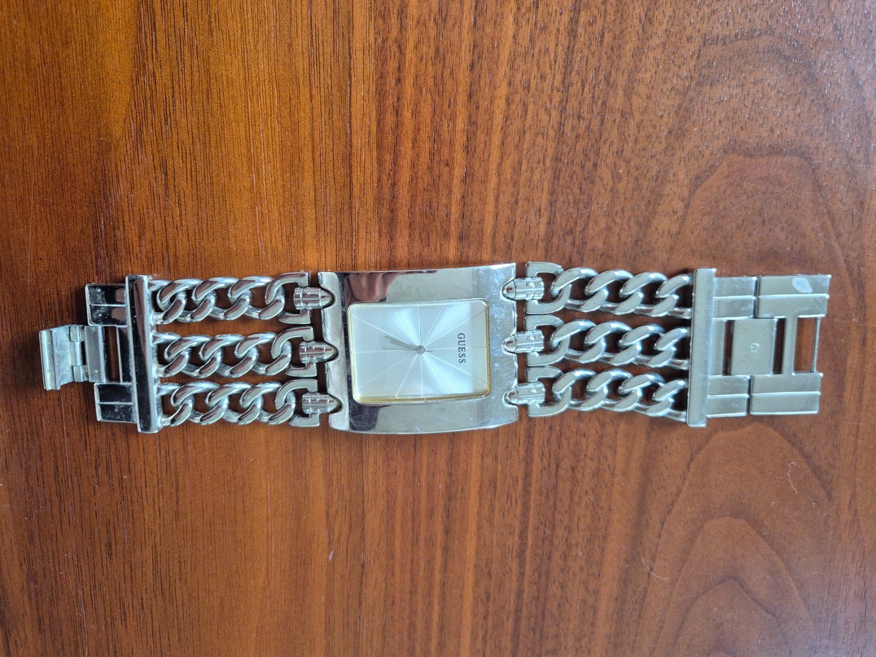 Guess Montres: Guess Uhr – D'occasion à Bern par Zoralina