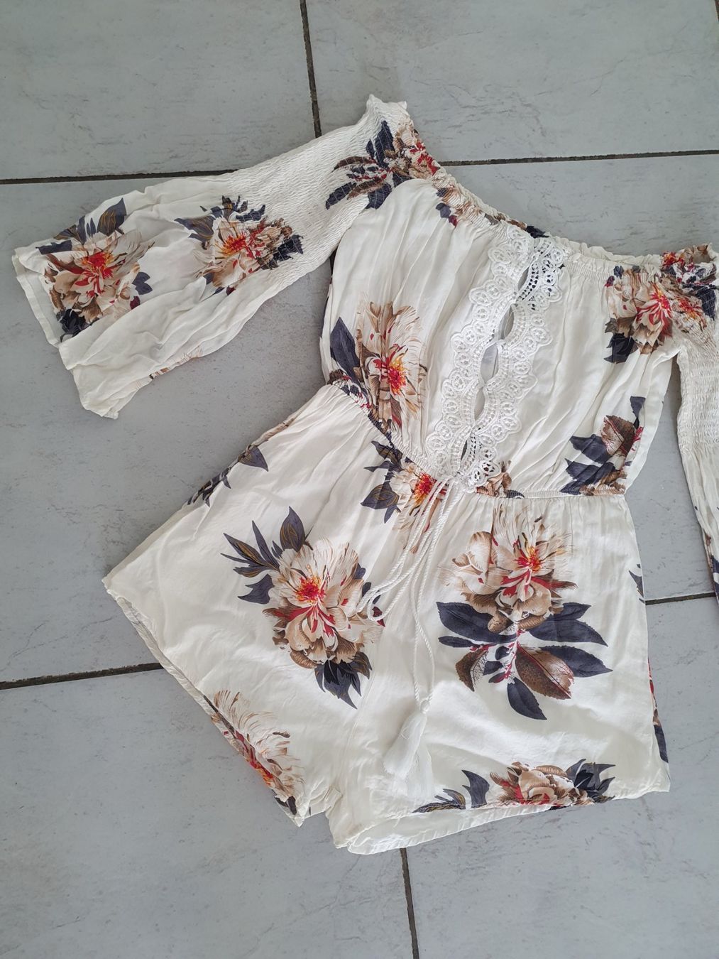 Zaful Tute: Geblümter Jumpsuit Gr S v.ZAFUL – Usato da Münsingen venduto da BlackTears-3 1