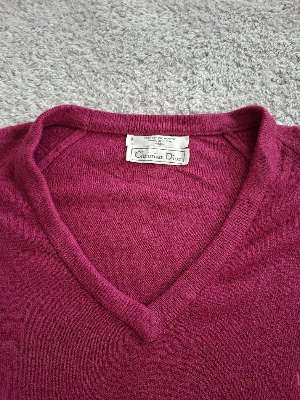 Dior Pullover & Sweatshirts: Pull Christian Dior mauve col V taille M – Gebraucht aus Renens VD von ser_j2fn 4