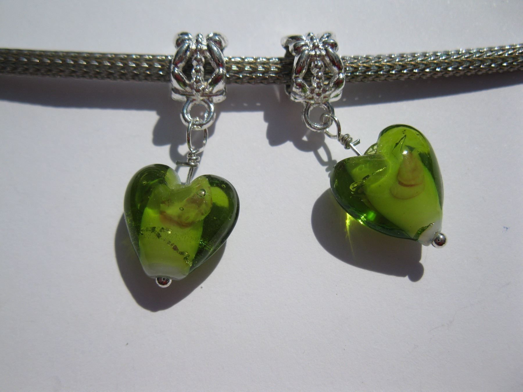 Anhänger: Anhänger Herz, Dangle versilbert mit Glasherz, grün – Neu und originalverpackt aus St. Margarethen TG von LuanaKa