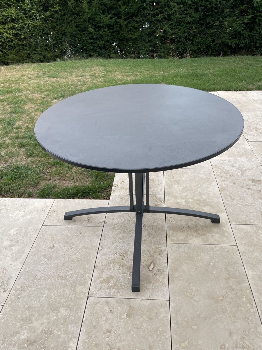 Tavoli: Runder Gartentisch, anthrazit meliert – Usato da Lostorf venduto da the_big_time