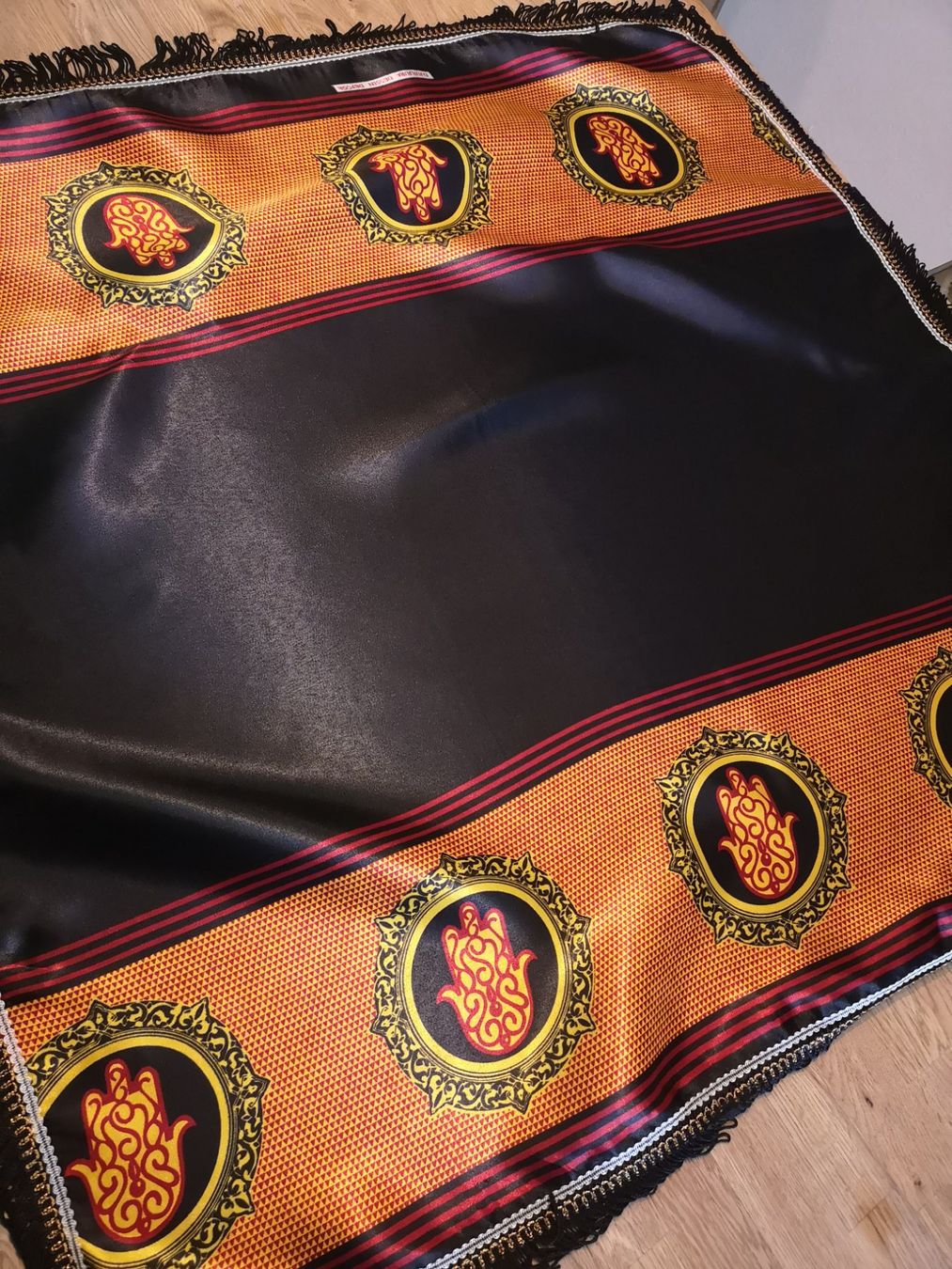Foulard & Sciarpe: Schal(foulard) 85×85 – Nuovo (secondo la descrizione) da Forch venduto da Hakyboss 1