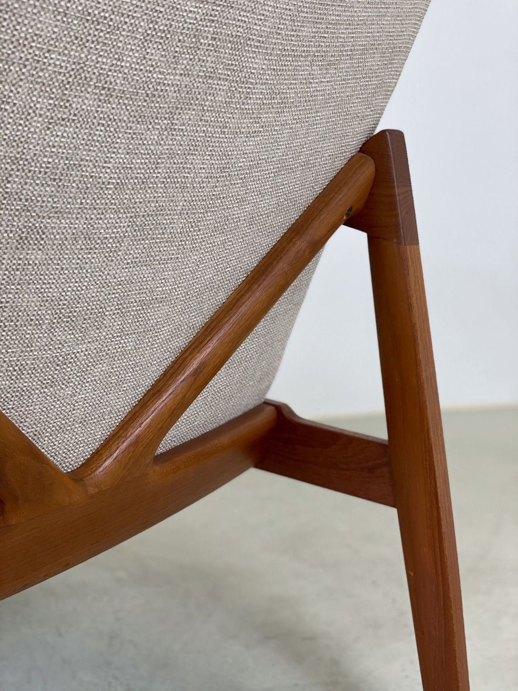 Poltrone: Danish Teak Easy Chairs Kindt Larsen 60s – Usato da Basel venduto da MidMod20C 2
