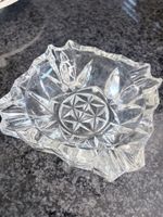 Aschenbecher aus schwerem Kristallglas quadratisch klar