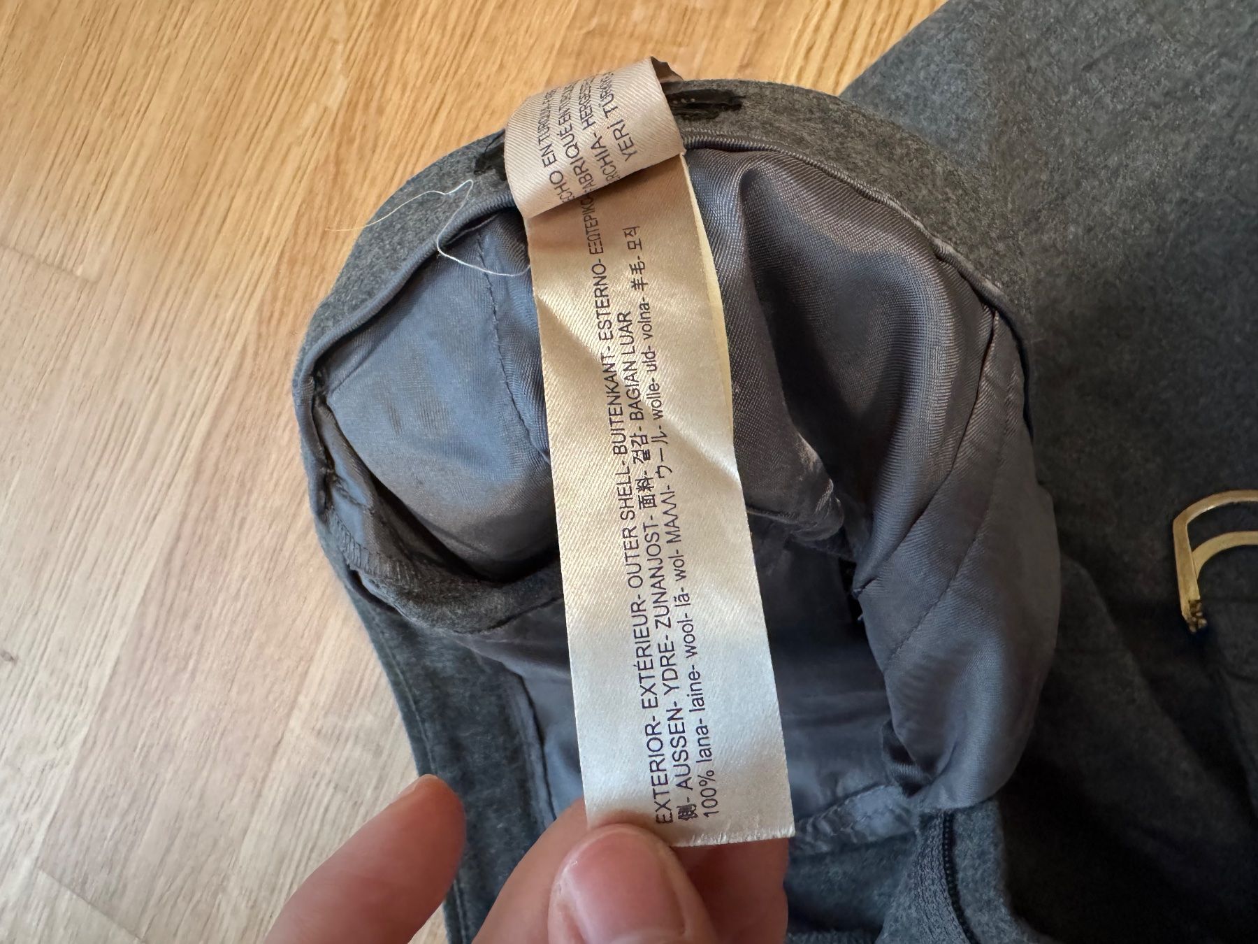 Pantalons: Massimo dutti grey wool trouser 32/34 – D'occasion à Zürich par guo_df5r 2