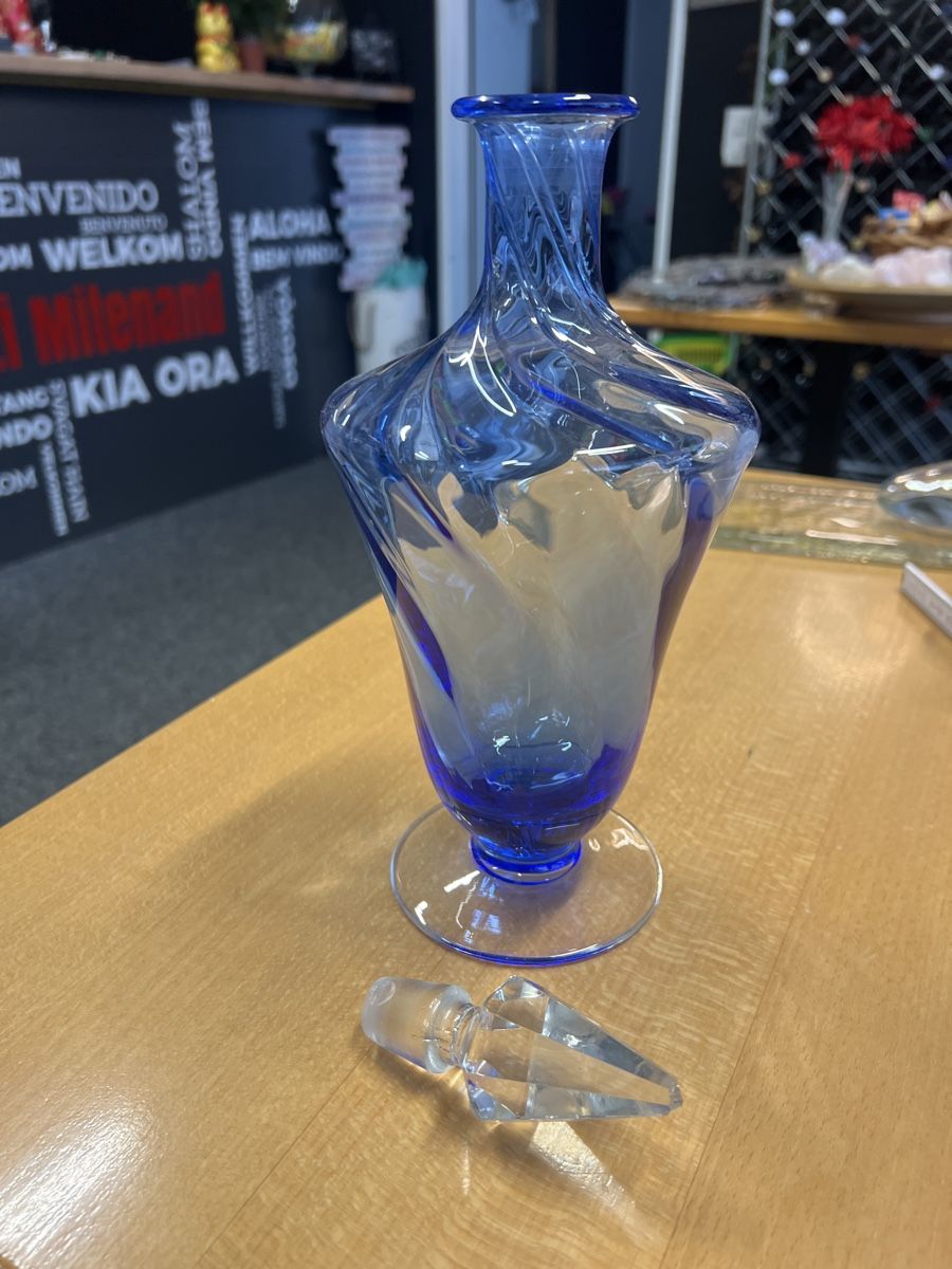 Caraffe: Blaue Glaskaraffe mit Kristallverschluss 30cm 👍 – Usato da Rorschach venduto da TrendyDeals 3