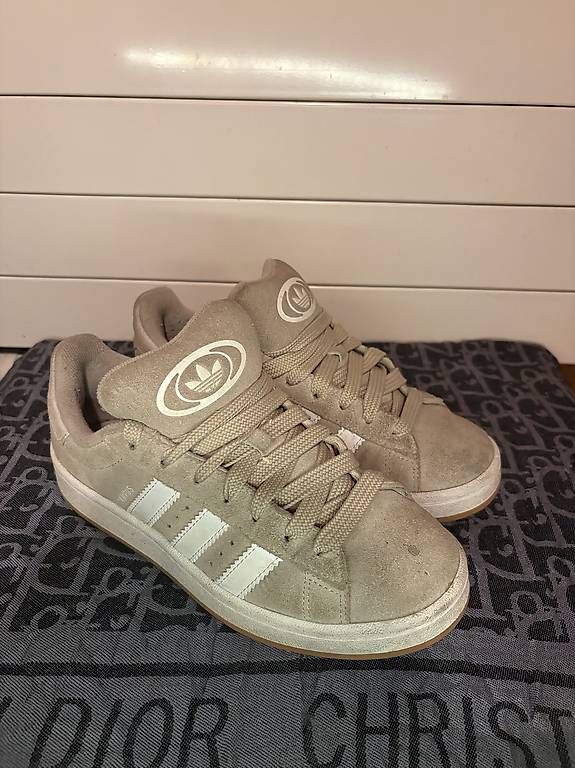 Scarpe da uomo: Adidas Campus Beige – Usato da Hellikon venduto da ind_m7n8