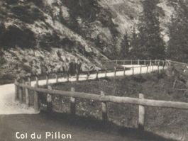Promener sur la Route du Col du Pillon, cpa photo ~1925