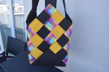 Shopper- oder Bade-Tasche aus Wasserabw. Stoff mit Täschchen